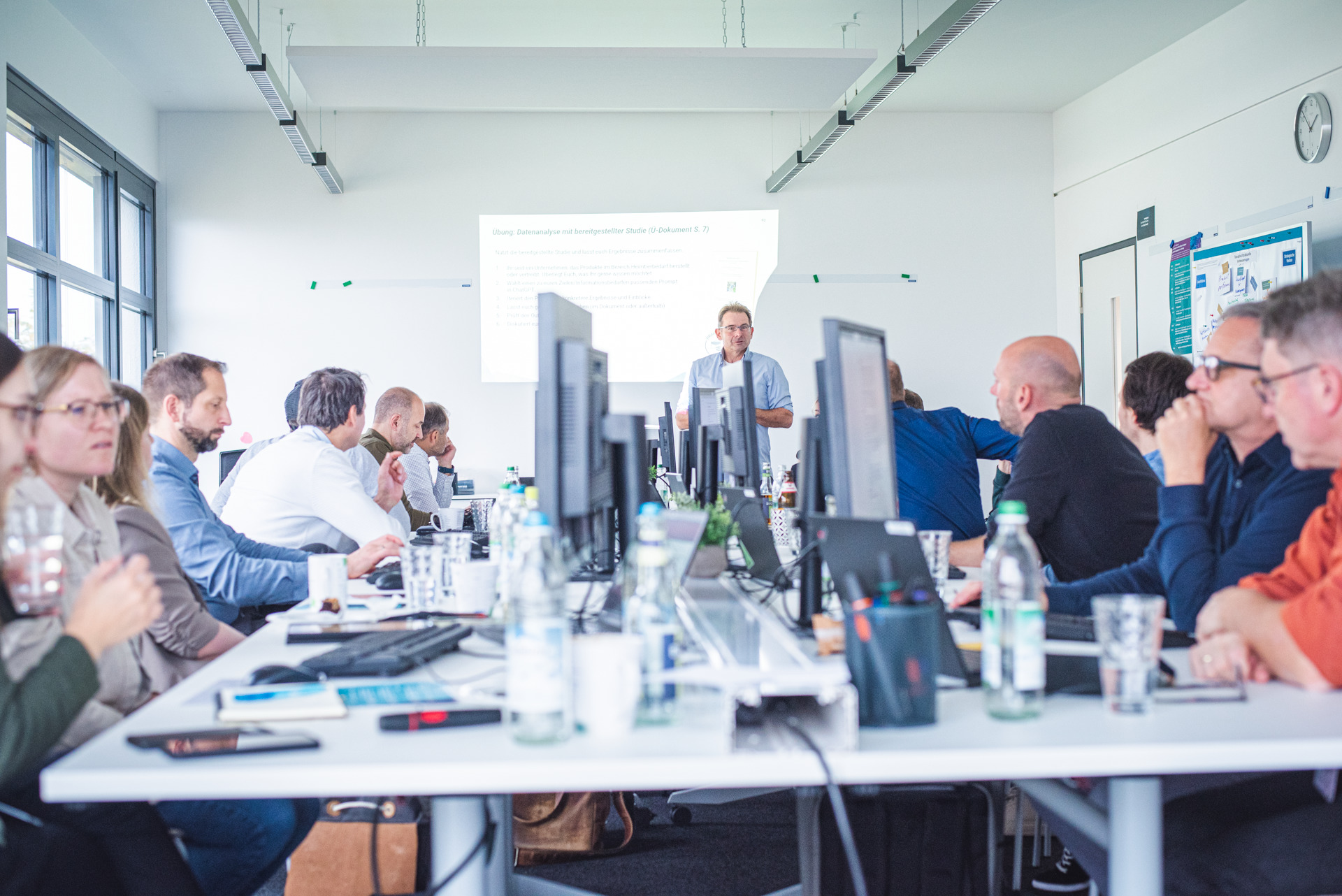 Unsere dedizierten KI-Labs sind mit dem passenden Equipment ausgestattet - ihr benötigt keine Lizenzen oder Equipment